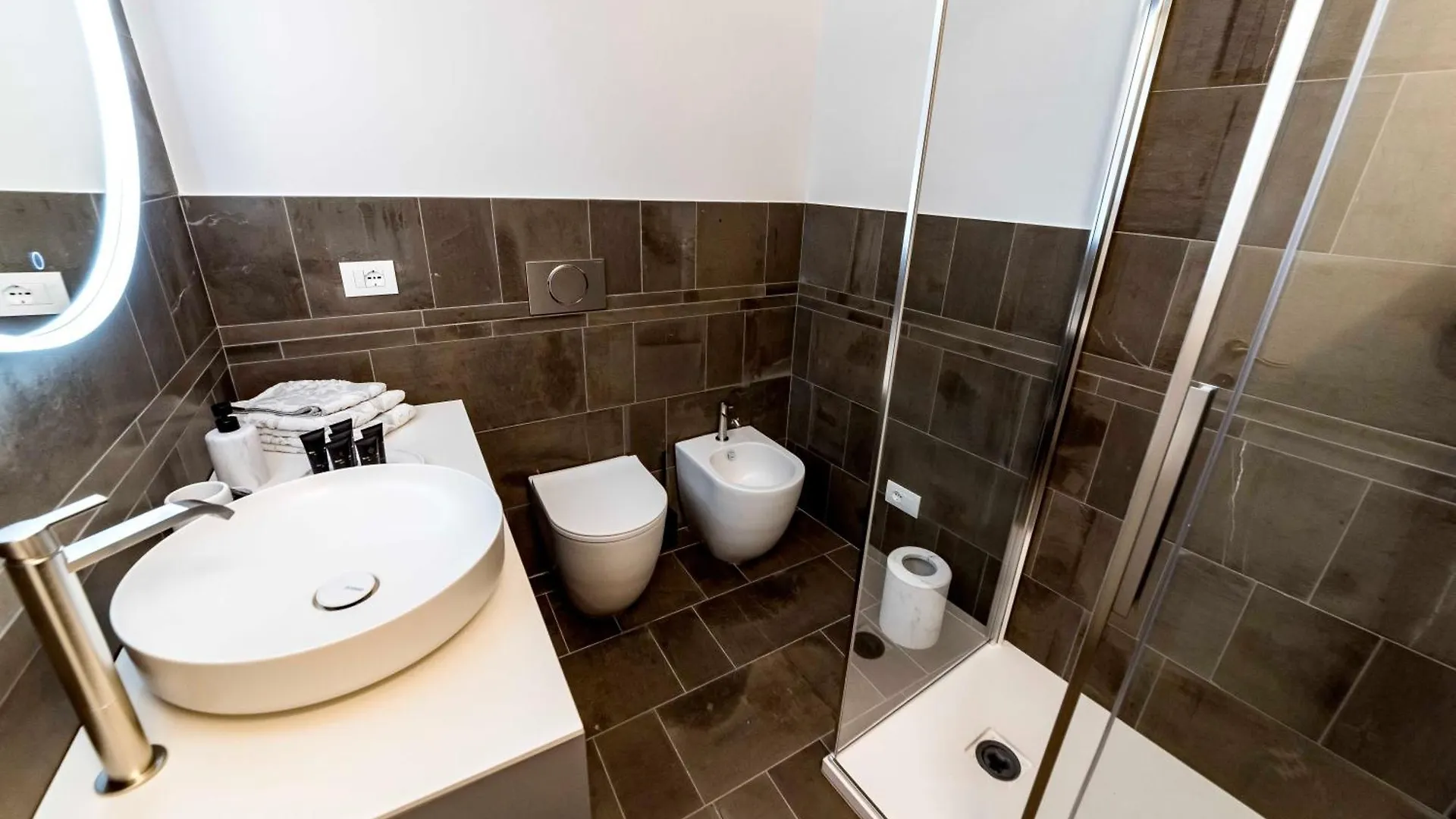 Dream Suites Milano San Babila 0*,  Italia