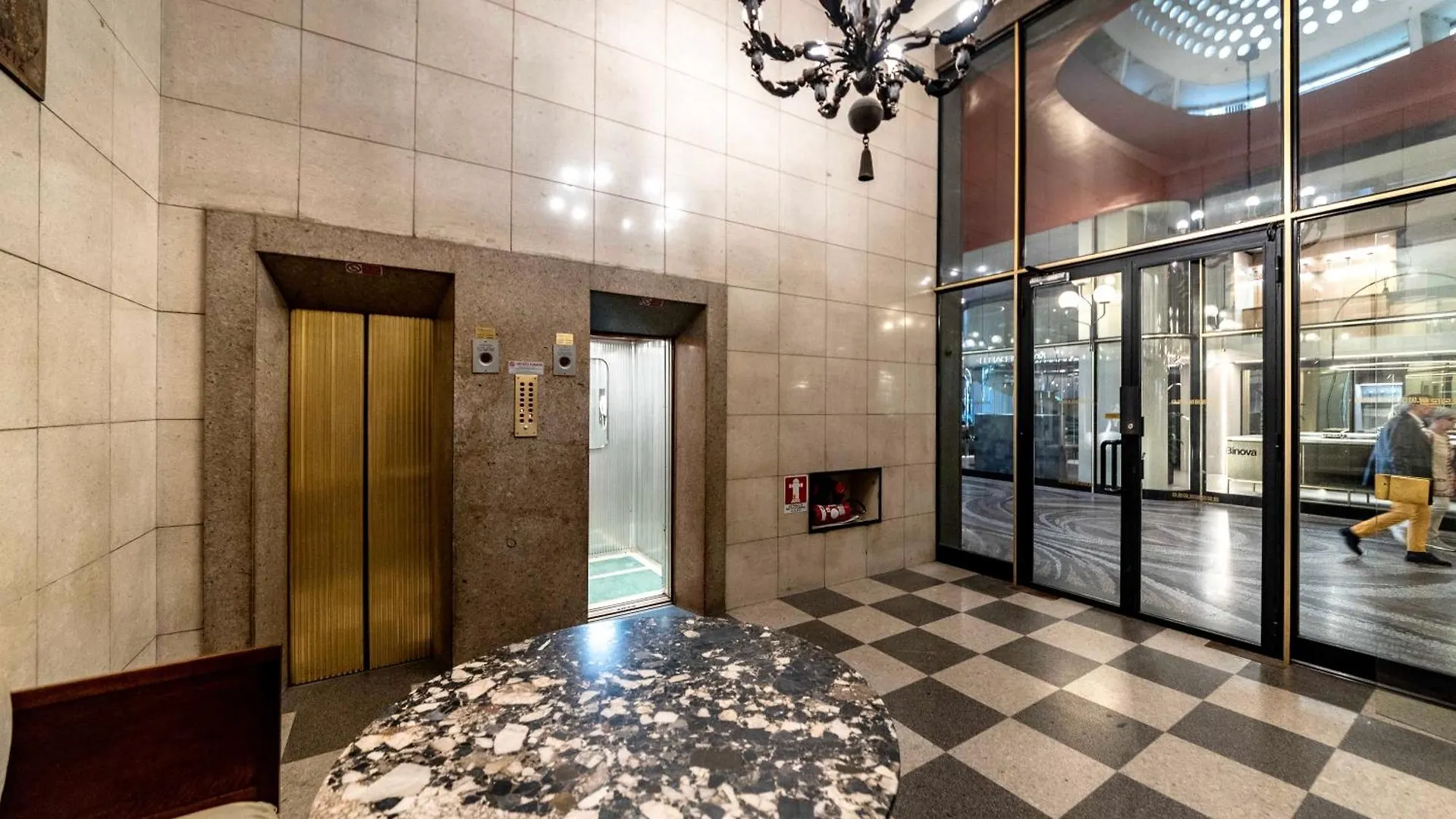 Dream Suites Milano San Babila 0*, Milan